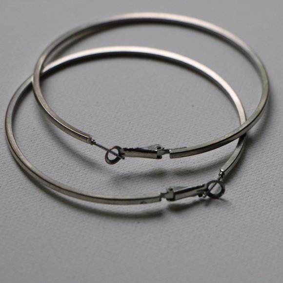 Hoop Earrings - Picture 1 of 3